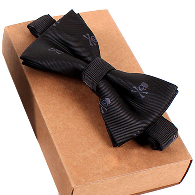 Discreet skull bowtie 571