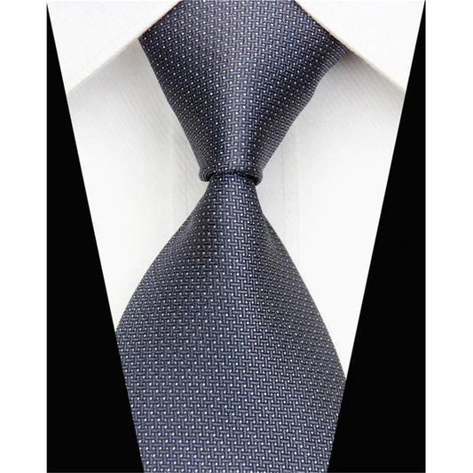 Blue / white patterned tie 875